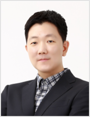 Shin,  Donghyuk Associate Professor 사진